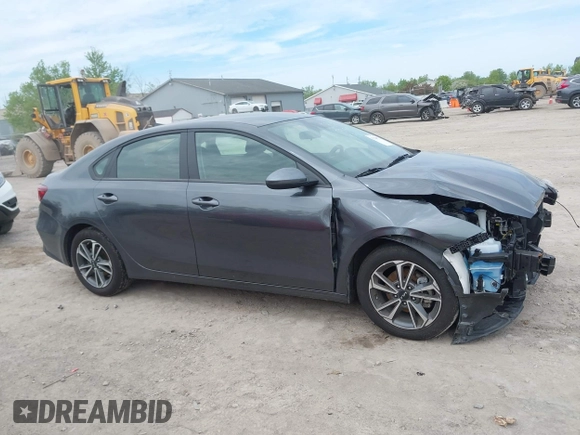 2024 Kia Forte LXS z VIN 3KPF24AD8RE754569, wystawiony jako IAAI lot #42220973 z przebiegiem 36 854 mil mil oraz . Historia ofert i sprzedaży dostępna na DreamBid. Obrazek 13.