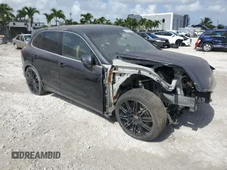 2018 Porsche Cayenne S z VIN WP1AB2A22JLA61195, wystawiony jako Copart lot #61047695 z przebiegiem Nie podano mil oraz Szkoda całkowita • Salvage title. Historia ofert i sprzedaży dostępna na DreamBid. Obrazek 4.