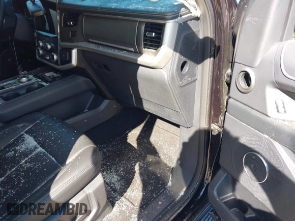 2024 Ford Expedition Max XLT with VIN 1FMJK1H83REA27722, listed as a IAAI auction lot 41826831 with 31,276 mi miles and . Bid and sale history available at DreamBid. Image 5.