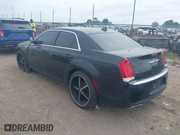 2018 Chrysler 300 Touring with VIN 2C3CCAAG9JH292089, listed as a IAAI auction lot 40013347 with 88,556 mi miles. Bid and sale history available at carsss.com. Image 3.