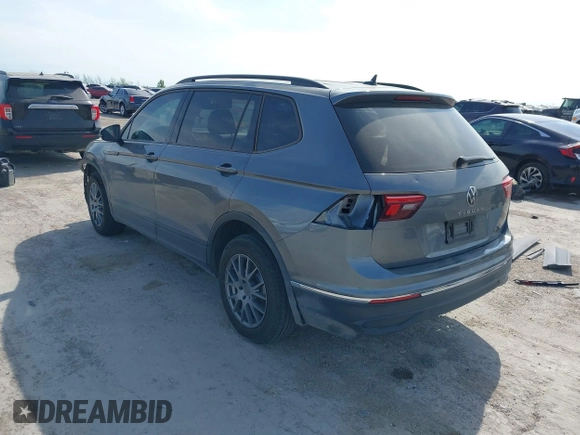 2023 Volkswagen Tiguan S z VIN 3VVRB7AX9PM132401, wystawiony jako IAAI lot #41870969 z przebiegiem 40 533 mil mil oraz . Historia ofert i sprzedaży dostępna na DreamBid. Obrazek 3.