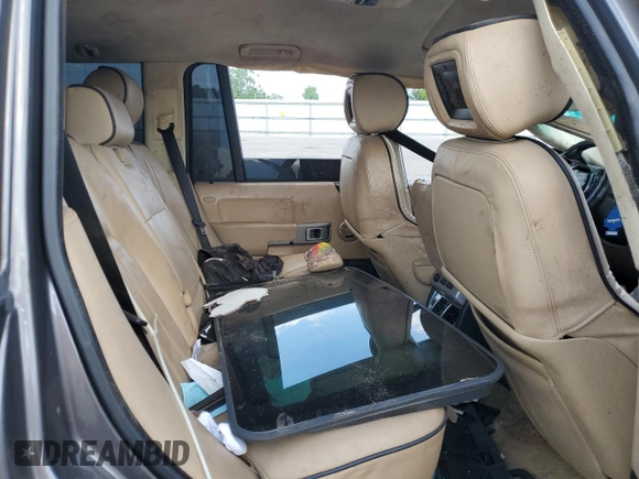 2006 Land Rover Range Rover HSE z VIN SALMF154X6A218685, wystawiony jako Copart lot #58928205 z przebiegiem Nie podano mil oraz Szkoda całkowita • Salvage title. Historia ofert i sprzedaży dostępna na DreamBid. Obrazek 24.