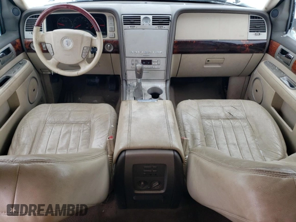 2004 Lincoln Navigator Luxury z VIN 5LMFU28R94LJ25315, wystawiony jako Copart lot #41477625 z przebiegiem 221 849 mil mil oraz Nie do naprawy • Non repairable. Historia ofert i sprzedaży dostępna na DreamBid. Obrazek 8.