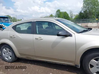 2010 Dodge Avenger SXT z VIN 1B3CC4FB9AN124312, wystawiony jako IAAI lot #42221993 z przebiegiem 194 706 mil mil oraz . Historia ofert i sprzedaży dostępna na DreamBid. Obrazek 13.