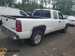 2005 Chevrolet Silverado 1500 Z71 z VIN 1GCEK19B45E330485, wystawiony jako Copart lot #59573585 z przebiegiem 163 119 mil mil oraz Szkoda całkowita • Salvage title. Historia ofert i sprzedaży dostępna na DreamBid. Obrazek 3.