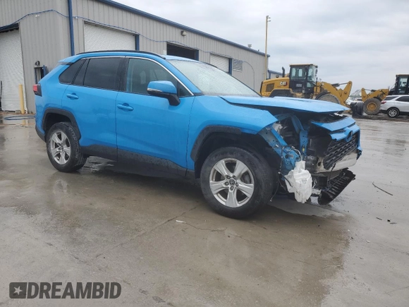 2021 Toyota RAV4 XLE with VIN 2T3P1RFV2MC142047, listed as a Copart auction lot 59095105 with 90,624 mi miles and Salvage title. Bid and sale history available at DreamBid. Image 4.