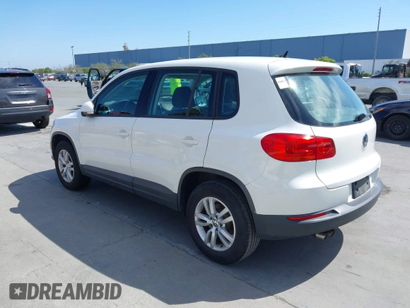 2012 Volkswagen Tiguan SE z VIN WVGAV7AX2CW522958, wystawiony jako IAAI lot #42516794 z przebiegiem 107 144 mil mil oraz . Historia ofert i sprzedaży dostępna na DreamBid. Obrazek 3.