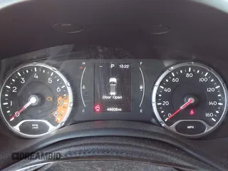 2015 Jeep Renegade Latitude with VIN ZACCJBBT3FPC45343, listed as a IAAI auction lot 41749291 with 49,608 mi miles. Bid and sale history available at carsss.com. Image 7.