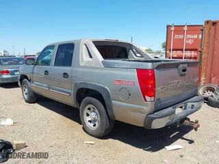 2003 Chevrolet Avalanche with VIN 3GNEC13TX3G288609, listed as a IAAI auction lot 41957629 with 272,667 mi miles. Bid and sale history available at carsss.com. Image 3.