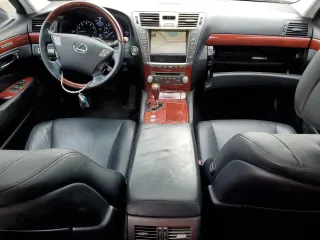 2011 Lexus LS 460 z VIN JTHCL5EF6B5010003, wystawiony jako Copart lot #54546225 z przebiegiem 279 058 mil mil oraz Nie do naprawy • Non repairable. Historia ofert i sprzedaży dostępna na DreamBid. Obrazek 8.