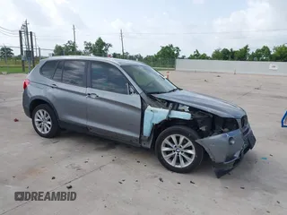 2014 BMW X3 xDrive28i z VIN 5UXWX9C58E0D34237, wystawiony jako IAAI lot #42585051 z przebiegiem 89 661 mil mil oraz . Historia ofert i sprzedaży dostępna na DreamBid. Obrazek 1.