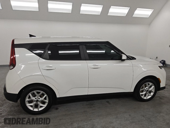2022 Kia Soul LX with VIN KNDJ23AU5N7172234, listed as a Copart auction lot 47651605 with 45,890 mi miles and Clean Title. Bid and sale history available at carsss.com. Image 3.