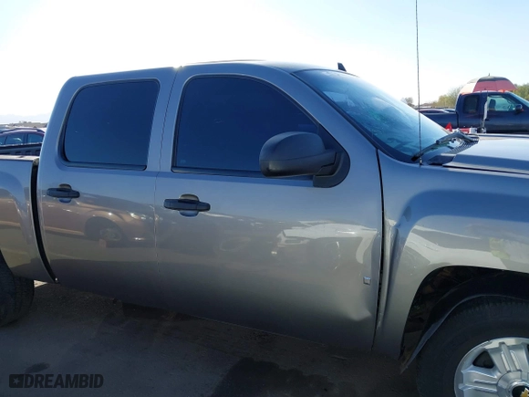 2007 Chevrolet Silverado 1500 LT w/1LT with VIN 3GCEK13C27G537311, listed as a IAAI auction lot 41559010 with 127,104 mi miles. Bid and sale history available at carsss.com. Image 13.