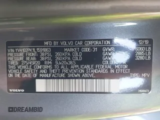 2020 Volvo XC90 Momentum with VIN YV4102PK1L1591863, listed as a IAAI auction lot 42034875 with 90,920 mi miles. Bid and sale history available at carsss.com. Image 9.