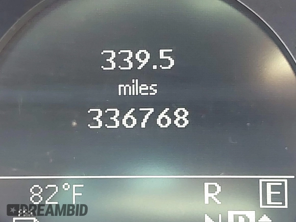 2011 Mercedes-Benz E-Class E 350 Luxury with VIN WDDHF8HB0BA295562, listed as a IAAI auction lot 42016866 with 336,768 mi miles. Bid and sale history available at carsss.com. Image 15.