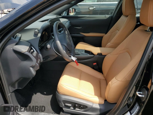 2024 Lexus UX 250h Premium z VIN JTHP6JBH2R2191619, wystawiony jako Copart lot #65536244 z przebiegiem 11 190 mil mil oraz Szkoda całkowita • Salvage title. Historia ofert i sprzedaży dostępna na DreamBid. Obrazek 7.