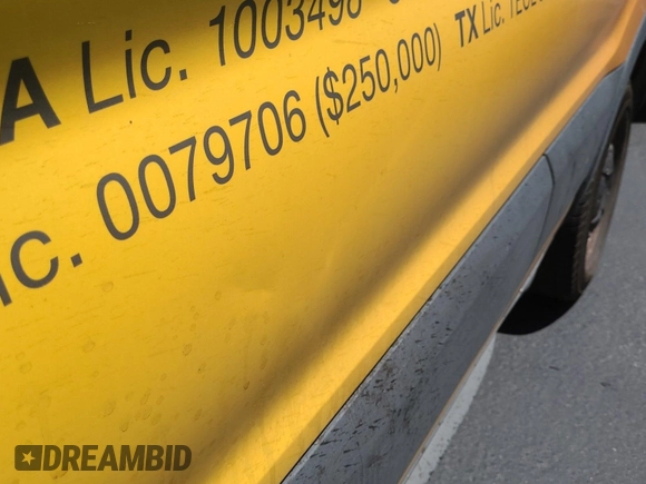 2020 Ford Transit Cargo z VIN 1FTBR1XG3LKB79165, wystawiony jako IAAI lot #42763042 z przebiegiem 140 992 mil mil oraz . Historia ofert i sprzedaży dostępna na DreamBid. Obrazek 10.