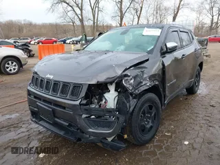 2018 Jeep Compass Sport z VIN 3C4NJCAB6JT251064, wystawiony jako IAAI lot #41457953 z przebiegiem 64 905 mil mil oraz . Historia ofert i sprzedaży dostępna na DreamBid. Obrazek 6.