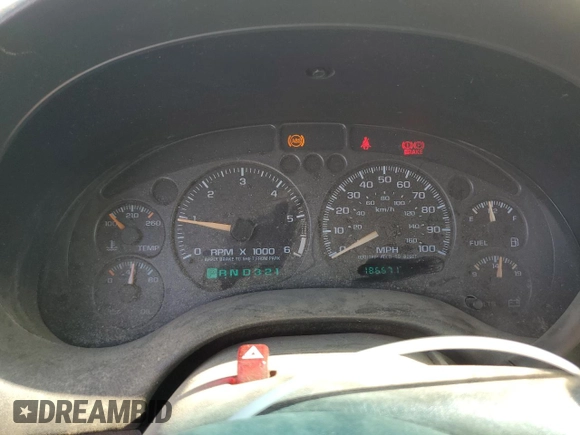 2001 Chevrolet Blazer LT with VIN 1GNDT13W31K225458, listed as a Copart auction lot 62497795 with 186,571 mi miles and Clean title. Bid and sale history available at DreamBid. Image 9.