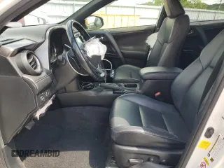 2018 Toyota RAV4 SE z VIN JTMNFREV0JJ167595, wystawiony jako Copart lot #54560605 z przebiegiem 93 056 mil mil oraz Szkoda całkowita • Salvage title. Historia ofert i sprzedaży dostępna na DreamBid. Obrazek 7.