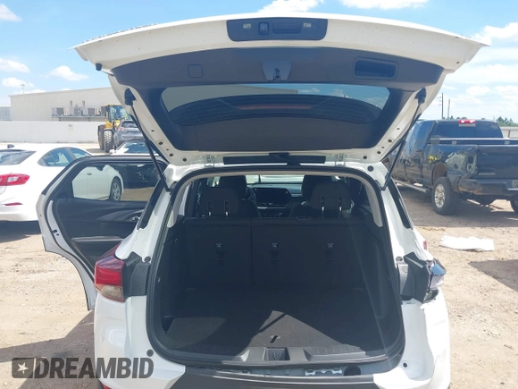 2025 Chevrolet TrailBlazer LT with VIN KL79MPSP8SB086368, listed as a IAAI auction lot 42244297 with 9,313 mi miles and . Bid and sale history available at DreamBid. Image 18.