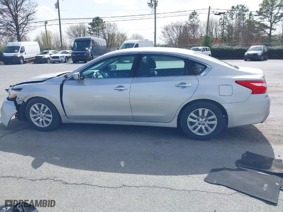2016 Nissan Altima 2.5 SR with VIN 1N4AL3AP4GC238182, listed as a IAAI auction lot 41732285 with 129,278 mi miles. Bid and sale history available at carsss.com. Image 14.