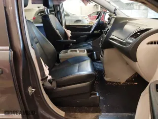 2015 Chrysler Town & Country Touring with VIN 2C4RC1BG0FR706401, listed as a IAAI auction lot 41626603 with 164,903 mi miles. Bid and sale history available at carsss.com. Image 5.