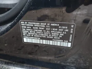 2015 Volkswagen Passat SE с VIN 1VWBV7A30FC066788, выставлен на аукционе IAAI как лот 40450455 с пробегом 84 245 миль миль и . История ставок и продаж доступна на DreamBid. Изображение 9.