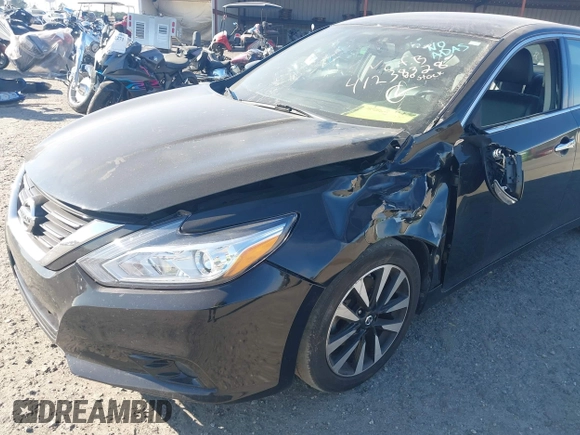 2018 Nissan Altima SR with VIN 1N4AL3AP8JC282175, listed as a IAAI auction lot 41238328 with 117,198 mi miles and . Bid and sale history available at carsss.com. Image 6.