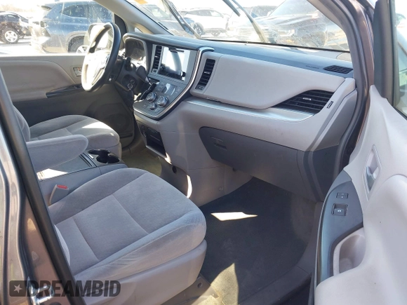 2016 Toyota Sienna LE AAS with VIN 5TDKK3DC1GS732265, listed as a IAAI auction lot 41701180 with 116,738 mi miles. Bid and sale history available at carsss.com. Image 5.