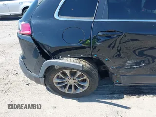 2020 Jeep Cherokee Latitude Plus z VIN 1C4PJMLB6LD584675, wystawiony jako IAAI lot #41943512 z przebiegiem 29 370 mil mil oraz . Historia ofert i sprzedaży dostępna na DreamBid. Obrazek 6.