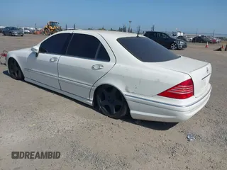 2004 Mercedes-Benz S 430 z VIN WDBNG70J04A423615, wystawiony jako IAAI lot #42407100 z przebiegiem Nie podano mil oraz . Historia ofert i sprzedaży dostępna na DreamBid. Obrazek 3.