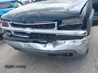 2002 Chevrolet Tahoe LS with VIN 1GNEC13Z72R279613, listed as a IAAI auction lot 42267778 with 300,378 mi miles and . Bid and sale history available at DreamBid. Image 6.