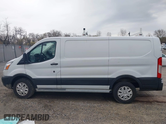 2019 Ford Transit z VIN 1FTYR1ZM4KKB00758, wystawiony jako IAAI lot #42006896 z przebiegiem 67 270 mil mil oraz . Historia ofert i sprzedaży dostępna na DreamBid. Obrazek 14.