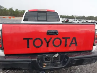 2000 Toyota Tundra SR5 with VIN 5TBBT4415YS052476, listed as a IAAI auction lot 41542124 with 273,045 mi miles. Bid and sale history available at carsss.com. Image 16.