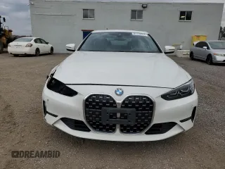2022 BMW 4 Series 430i xDrive with VIN WBA73AP0XNCJ12745, listed as a Copart auction lot 81152954 with 32,238 mi miles and Clean Title. Bid and sale history available at DreamBid. Image 5.