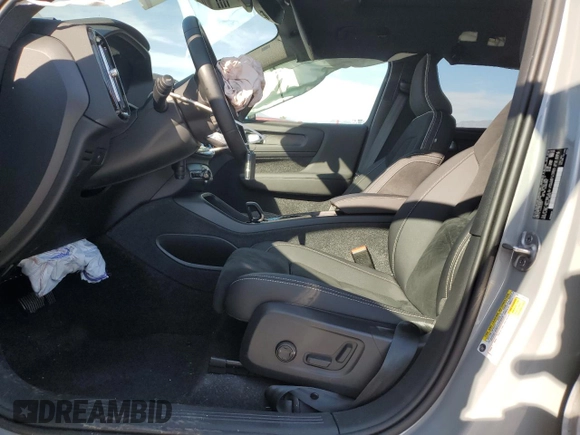 2024 Volvo XC40 Plus with VIN YV4EH3HL4R2232839, listed as a Copart auction lot 50627475 with 29,439 mi miles and Salvage title. Bid and sale history available at DreamBid. Image 7.