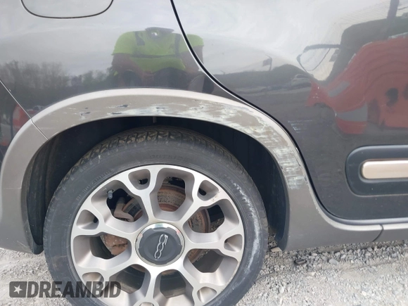 2014 FIAT 500L Trekking with VIN ZFBCFADH3EZ011646, listed as a IAAI auction lot 42107103 with 179,995 mi miles. Bid and sale history available at carsss.com. Image 6.