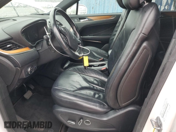 2017 Lincoln MKC Select with VIN 5LMCJ2C92HUL23656, listed as a Copart auction lot 49292335 with 69,656 mi miles and Salvage Title. Bid and sale history available at DreamBid. Image 7.