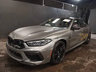 2022 BMW M8 Competition z VIN WBSGV0C04NCH71560, wystawiony jako IAAI lot #41542278 z przebiegiem 28 117 mil mil oraz . Historia ofert i sprzedaży dostępna na DreamBid. Obrazek 6.