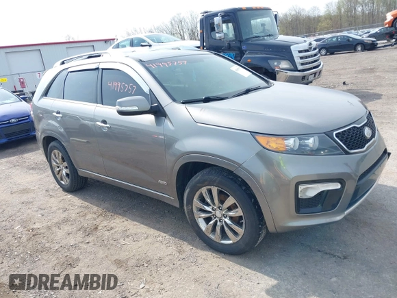2013 Kia Sorento SX with VIN 5XYKWDA23DG415747, listed as a IAAI auction lot 41995757 with 165,894 mi miles. Bid and sale history available at carsss.com. Image 1.