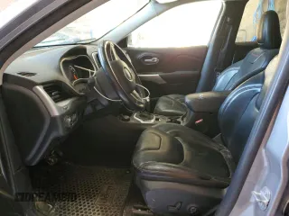2018 Jeep Cherokee Trailhawk z VIN 1C4PJMBX7JD525385, wystawiony jako Copart lot #46084225 z przebiegiem 75 259 mil mil oraz Szkoda całkowita • Salvage title. Historia ofert i sprzedaży dostępna na DreamBid. Obrazek 7.