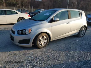 2012 Chevrolet Sonic LT z VIN 1G1JD6SB5C4179006, wystawiony jako IAAI lot #41785200 z przebiegiem 241 164 mil mil oraz . Historia ofert i sprzedaży dostępna na DreamBid. Obrazek 2.
