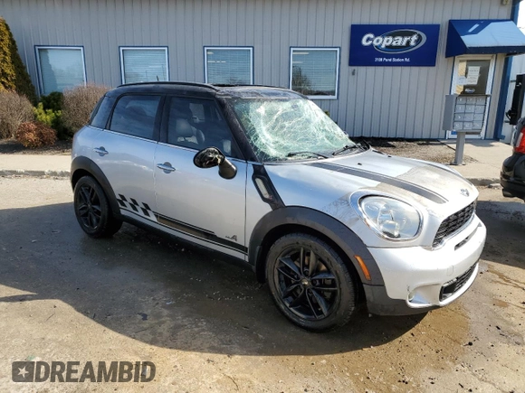 2011 MINI Countryman S with VIN WMWZC5C56BWL53116, listed as a Copart auction lot 47402255 with 171,320 mi miles and Non Repairable. Bid and sale history available at DreamBid. Image 4.