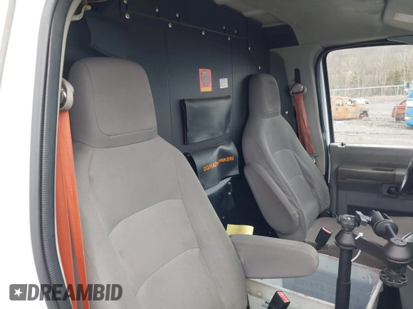 2010 Ford Econoline Cargo Commercial with VIN 1FTNE1EW4ADA91780, listed as a IAAI auction lot 41962447 with 206,874 mi miles and . Bid and sale history available at carsss.com. Image 8.