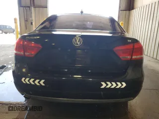 2012 Volkswagen Passat SE z VIN 1VWBP7A31CC031053, wystawiony jako Copart lot #59672125 z przebiegiem Nie podano mil oraz Szkoda całkowita • Salvage title. Historia ofert i sprzedaży dostępna na DreamBid. Obrazek 6.