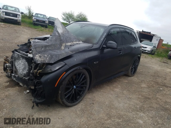 2023 BMW X5 xDrive45e z VIN 5UXTA6C05P9P88254, wystawiony jako Copart lot #56622044 z przebiegiem Nie podano mil oraz Nie do naprawy • Non repairable. Historia ofert i sprzedaży dostępna na DreamBid. Obrazek 1.