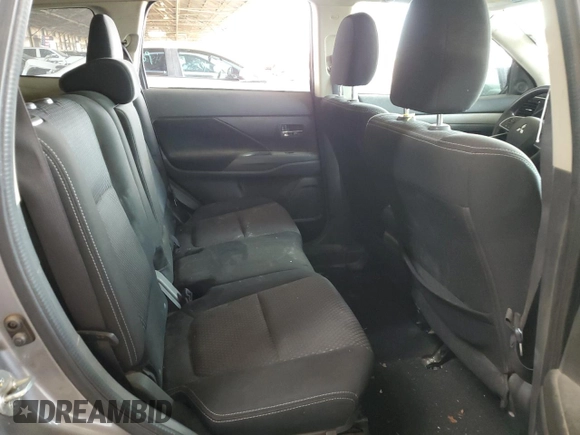 2018 Mitsubishi Outlander ES z VIN JA4AD2A36JJ002886, wystawiony jako Copart lot #58671765 z przebiegiem 221 639 mil mil oraz Czysty tytuł • Clean title. Historia ofert i sprzedaży dostępna na DreamBid. Obrazek 11.