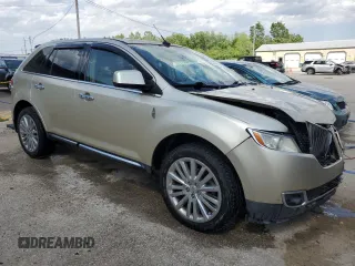 2011 Lincoln MKX z VIN 2LMDJ6JK9BBJ12766, wystawiony jako Copart lot #57494185 z przebiegiem 101 379 mil mil oraz Szkoda całkowita • Salvage title. Historia ofert i sprzedaży dostępna na DreamBid. Obrazek 4.