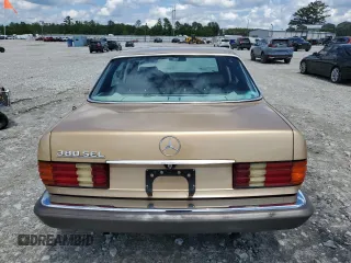 1982 Mercedes-Benz 380 z VIN WDBCA33A2CB029426, wystawiony jako Copart lot #56716845 z przebiegiem 80 627 mil mil oraz Czysty tytuł • Clean title. Historia ofert i sprzedaży dostępna na DreamBid. Obrazek 6.
